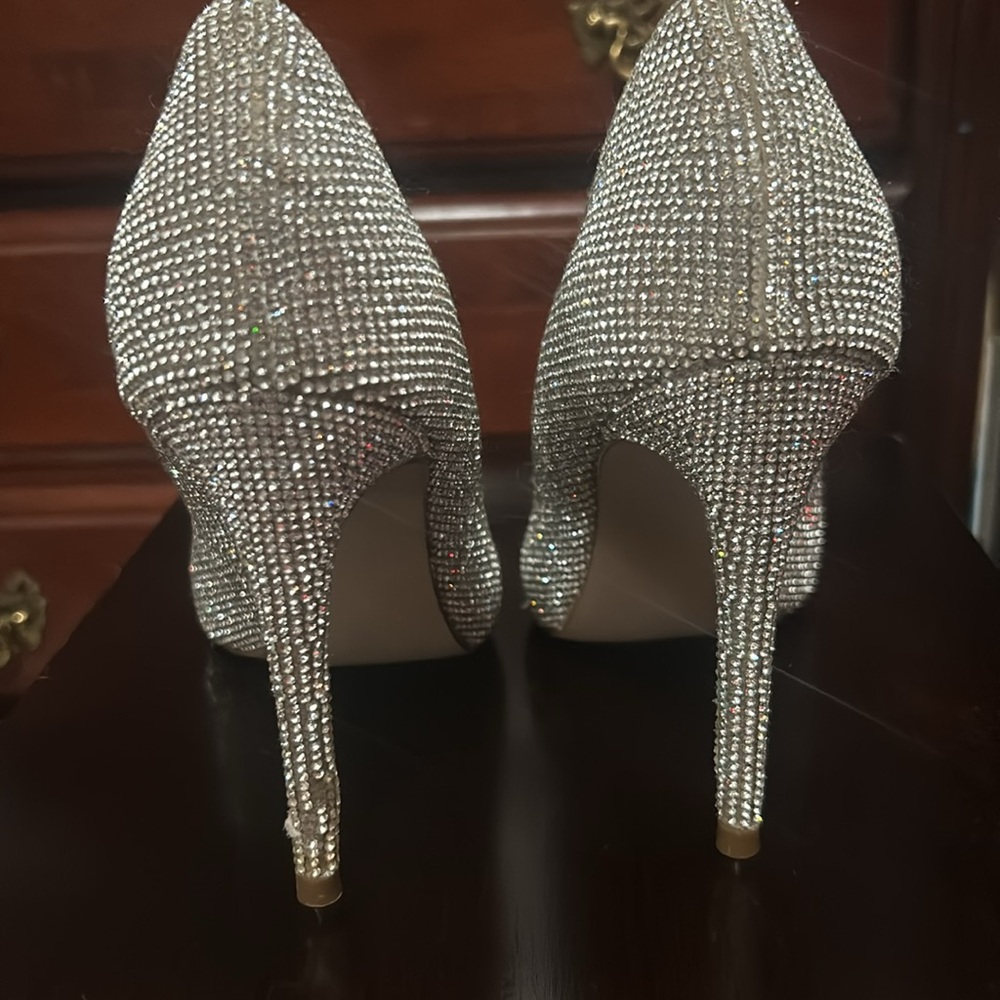 Steve Madden Daisy Lime crystal stilettos.  Never worn sold out size 6 1/2 - Picture 2 of 6